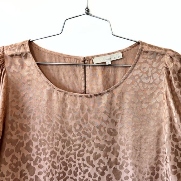 monk & lou Light Mocha Flutter Sleeve Adair Blouse Size S - Picture 2 of 6